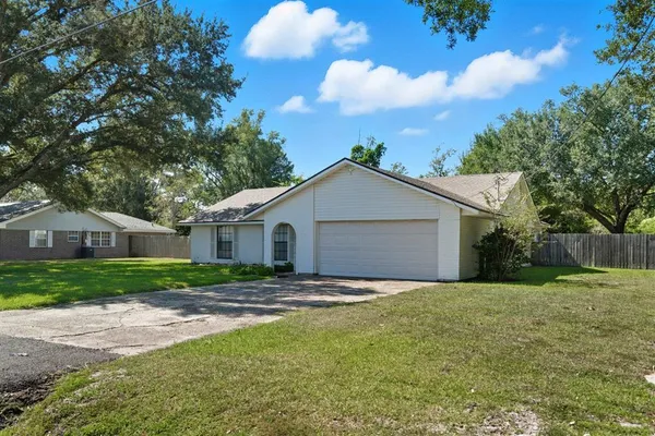 $237,500 | 6624 Meadow Ridge Lane, Lake Charles, LA 70605