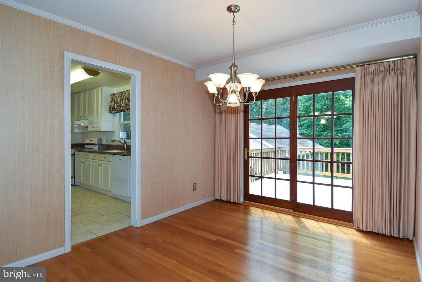 606 Kingsley Road Southwest Vienna, VA 22180 - Photo 15 of 45
