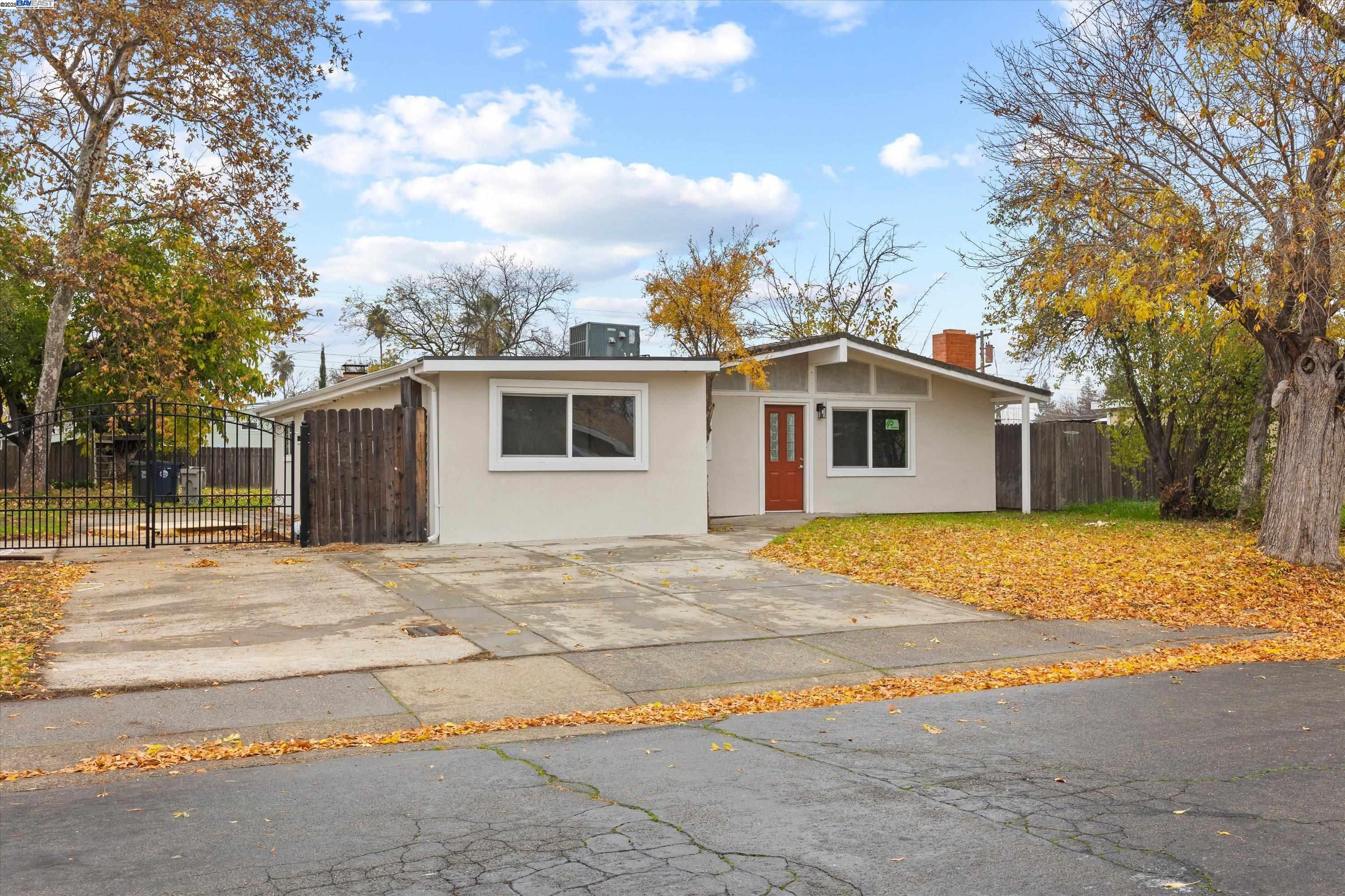 7941 Andora Way Sacramento, CA 95824 - Photo 2 of 35