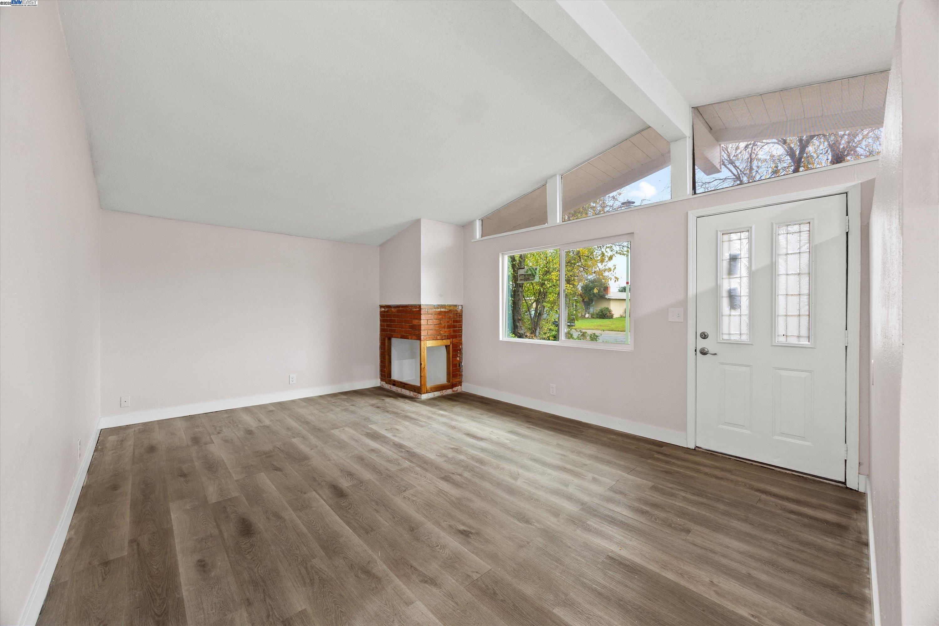 7941 Andora Way Sacramento, CA 95824 - Photo 6 of 35