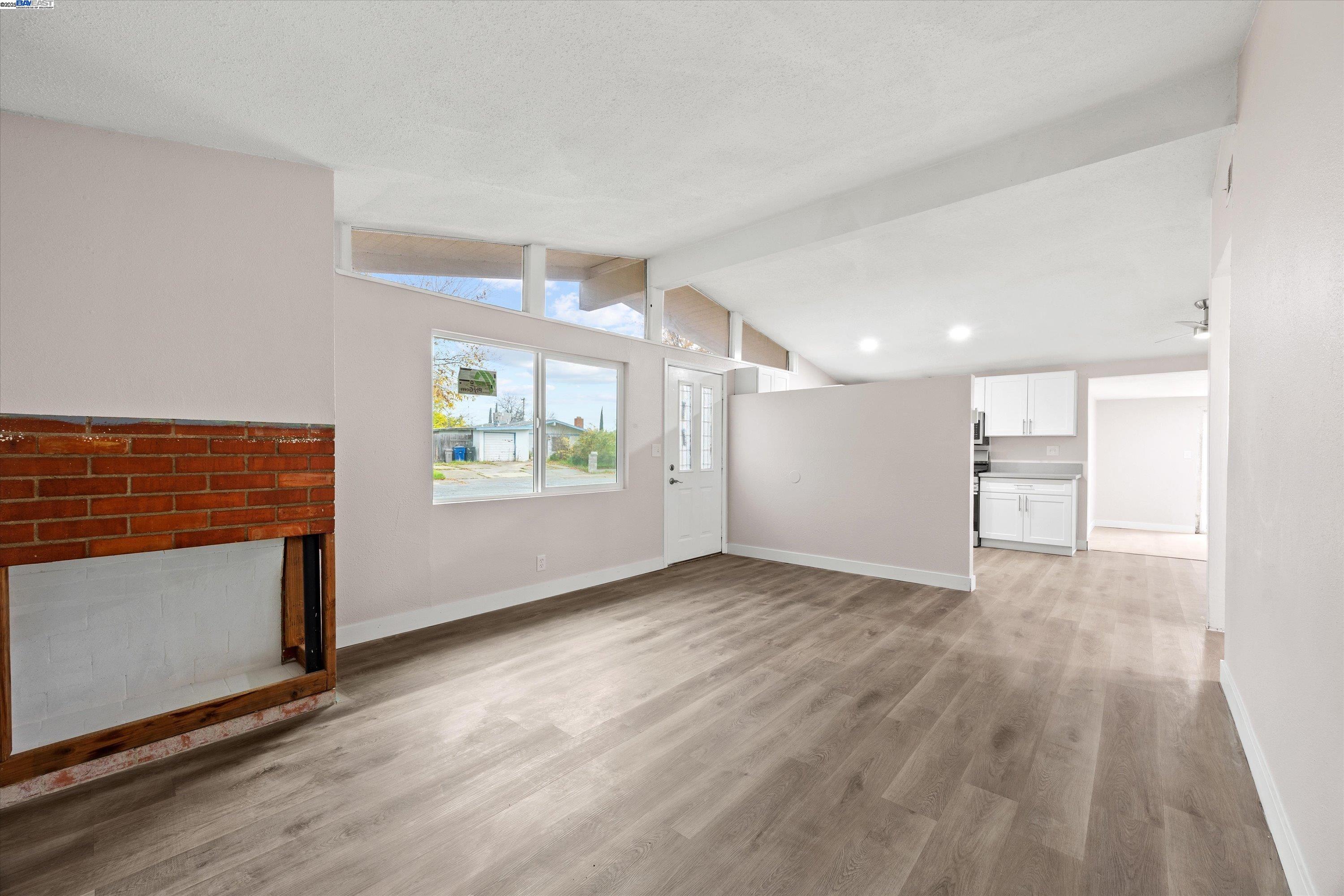 7941 Andora Way Sacramento, CA 95824 - Photo 8 of 35