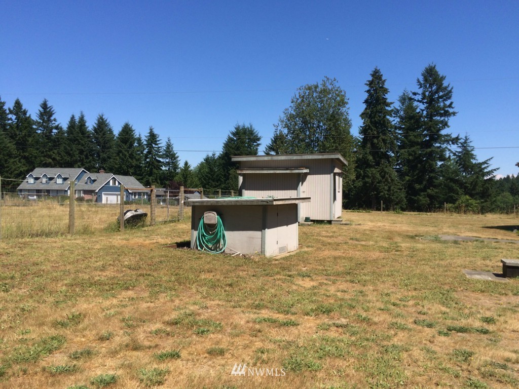 1053 Southwest J H Road Port Orchard, WA 98367 - Photo 11 of 25 Gallery Image 11