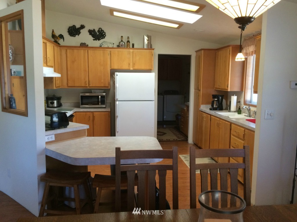 1053 Southwest J H Road Port Orchard, WA 98367 - Photo 17 of 25 Gallery Image 17