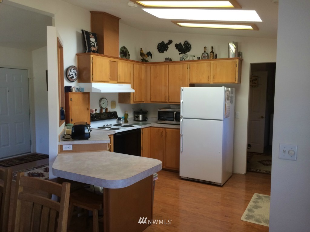 1053 Southwest J H Road Port Orchard, WA 98367 - Photo 18 of 25 Gallery Image 18