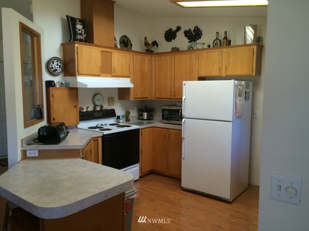 1053 Southwest J H Road Port Orchard, WA 98367 - Photo 19 of 25 Gallery Image 19