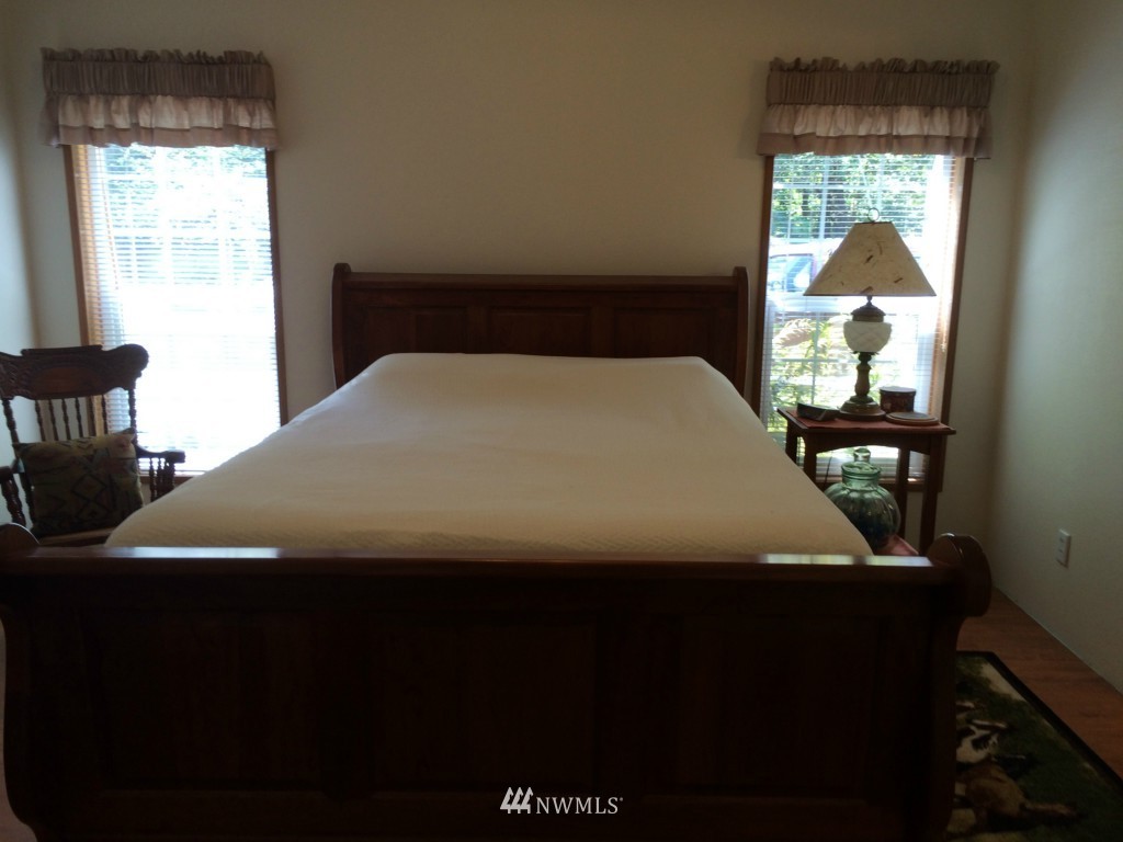 1053 Southwest J H Road Port Orchard, WA 98367 - Photo 20 of 25 Gallery Image 20