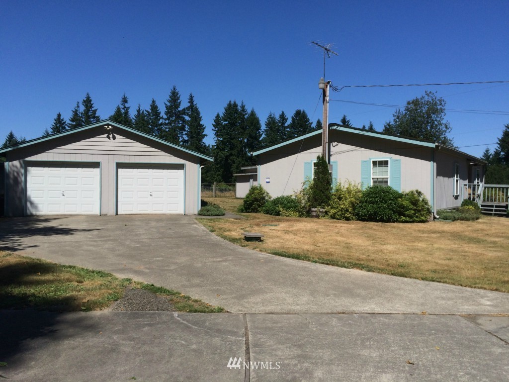 1053 Southwest J H Road Port Orchard, WA 98367 - Photo 3 of 25 Gallery Image 3