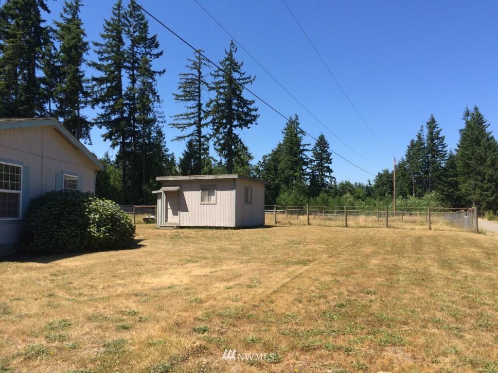 1053 Southwest J H Road Port Orchard, WA 98367 - Photo 8 of 25 Gallery Image 8