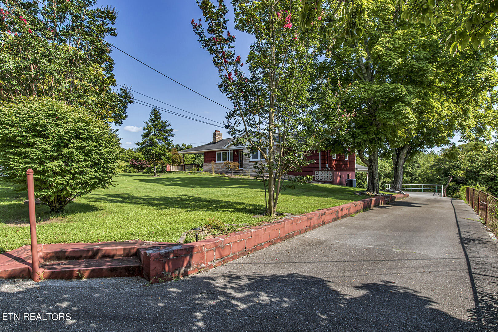 609 East Ridgecrest Drive Kingston, TN 37763 - Photo 54 of 60 54_ERidgecrestDrive_609_RightSideDrive