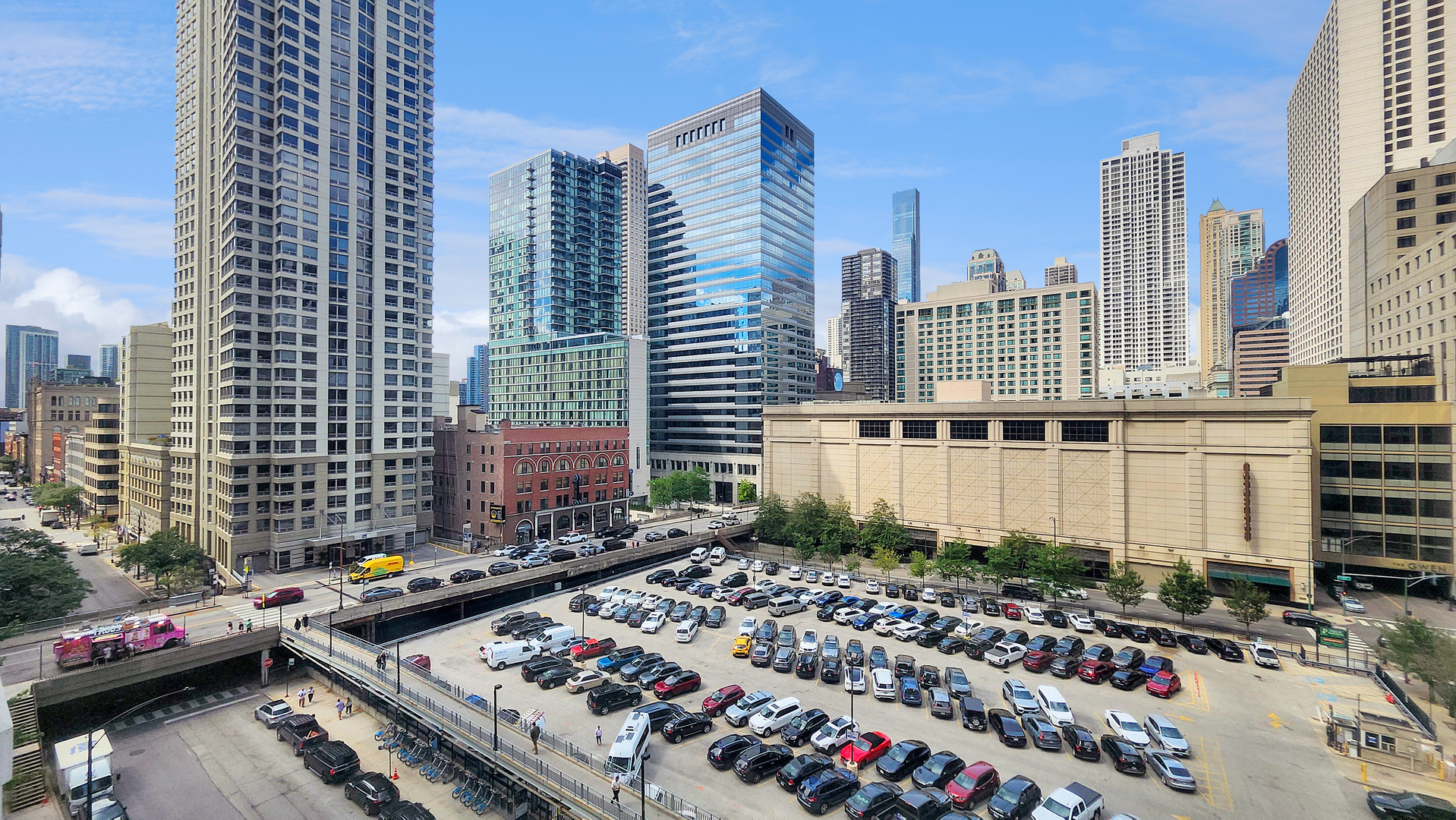 405 North Wabash Avenue, Unit 314 Chicago, IL 60611 - Photo 16 of 26 a city street filled with lots of tall buildings
