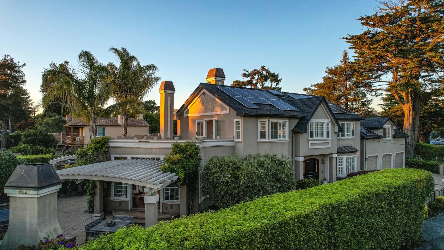 400 Seaview Drive Aptos, CA 95003 - Photo 50 of 58 a front view of a house with a garden