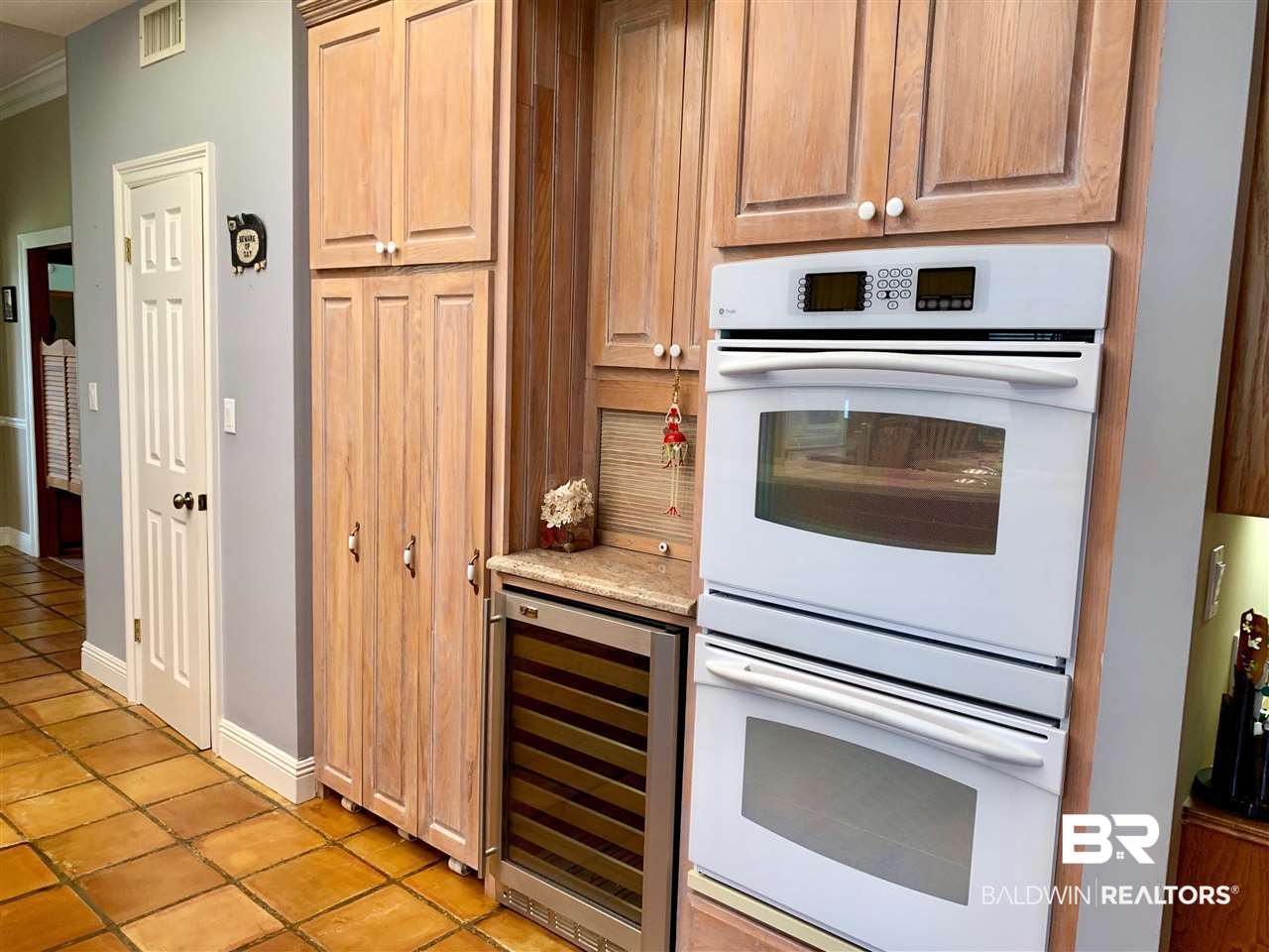 8712 Bay View Drive Foley, AL 36535 - Photo 9 of 32 Kitchen 3