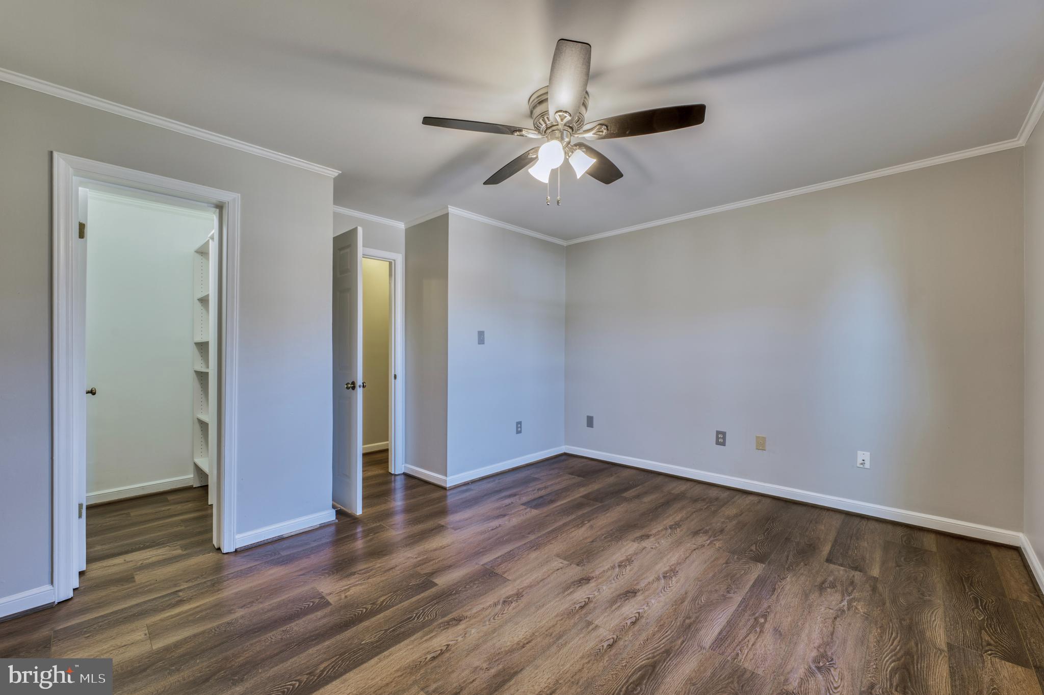 241 Loudoun Street Southwest, Unit F Leesburg, VA 20175 - Photo 18 of 32 Nice Sized Bedroom