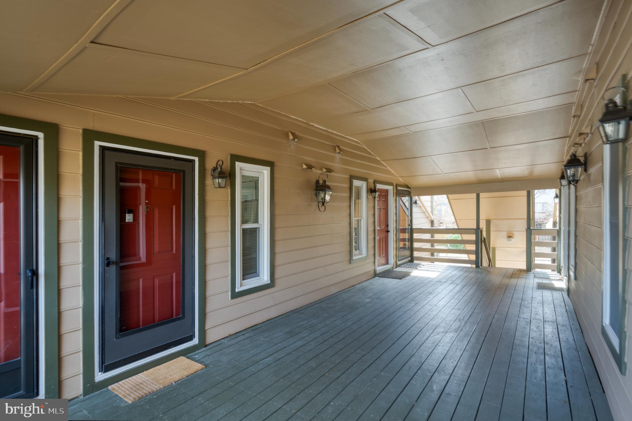 241 Loudoun Street Southwest, Unit F Leesburg, VA 20175 - Photo 2 of 32 Make THIS Your Home!