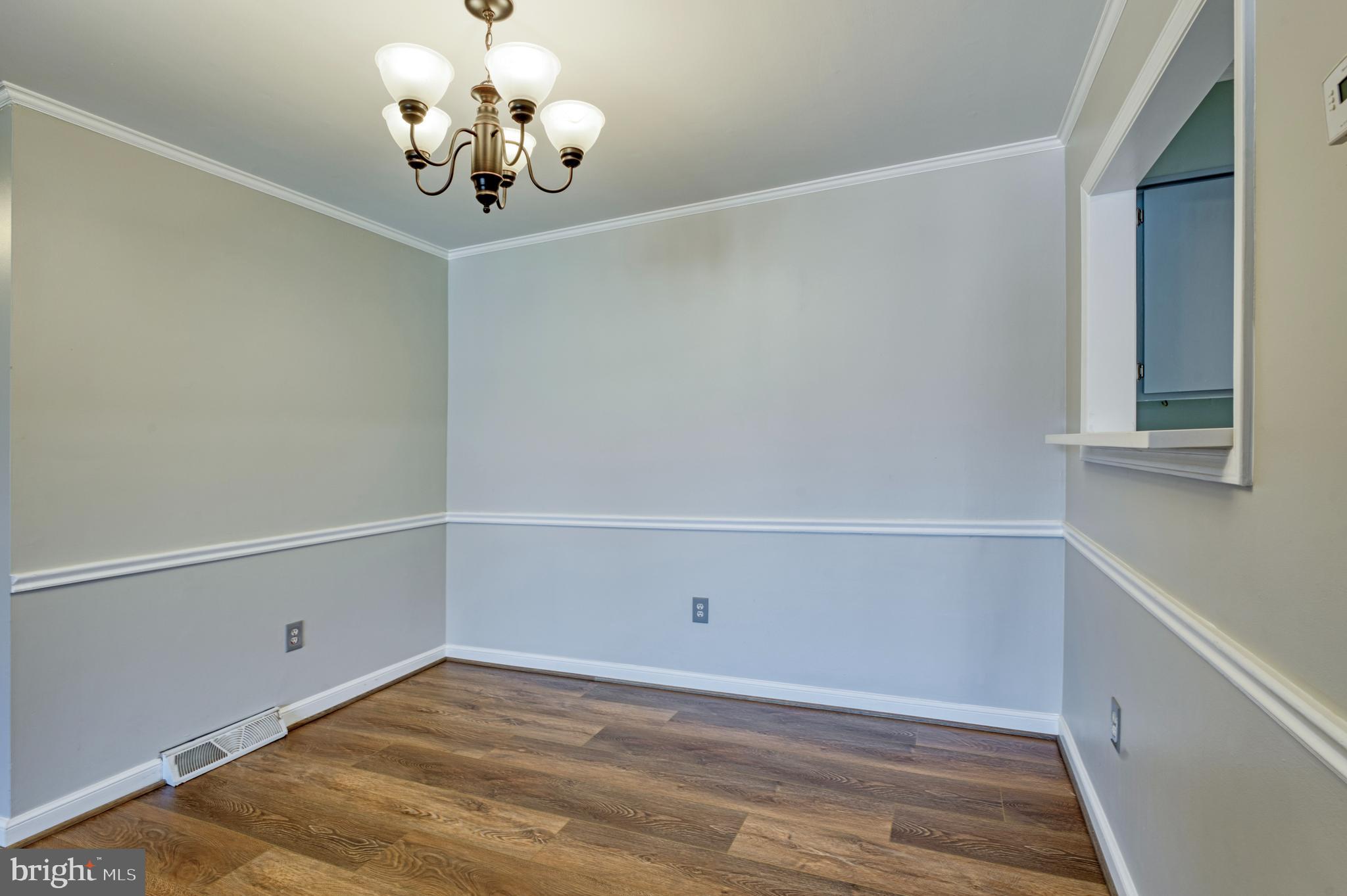 241 Loudoun Street Southwest, Unit F Leesburg, VA 20175 - Photo 9 of 32 Plenty of Space for a Table