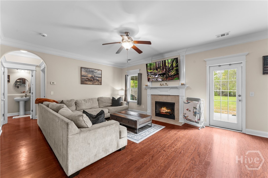 108 Saratoga Drive Rincon, GA 31326 - Photo 22 of 63 Living Room