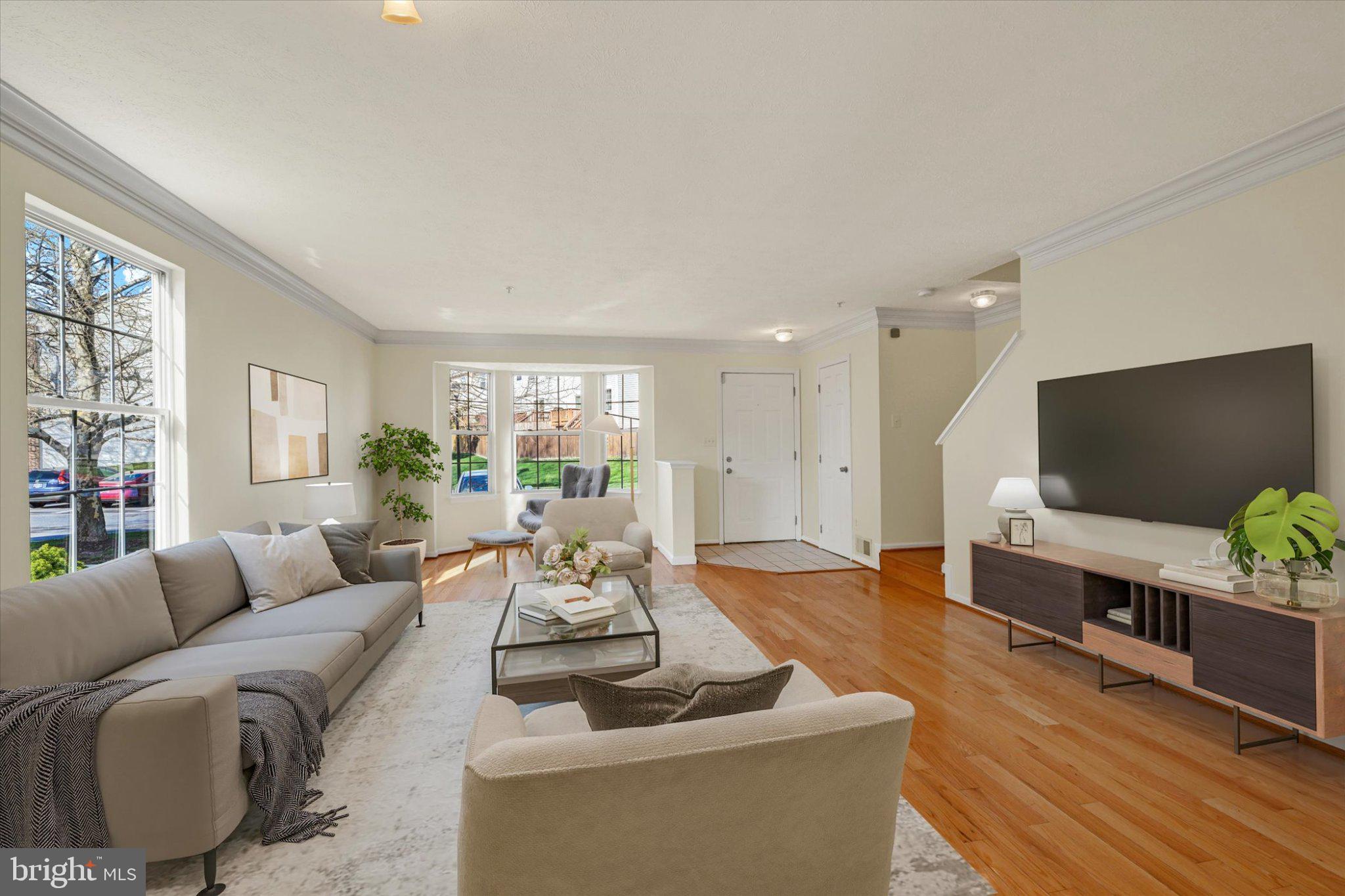 7120 Natures Road Columbia, MD 21046 - Photo 5 of 20 Bright and inviting living space.