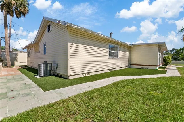 $3,200 | 3801 1st Avenue South, St. Petersburg, FL 33711