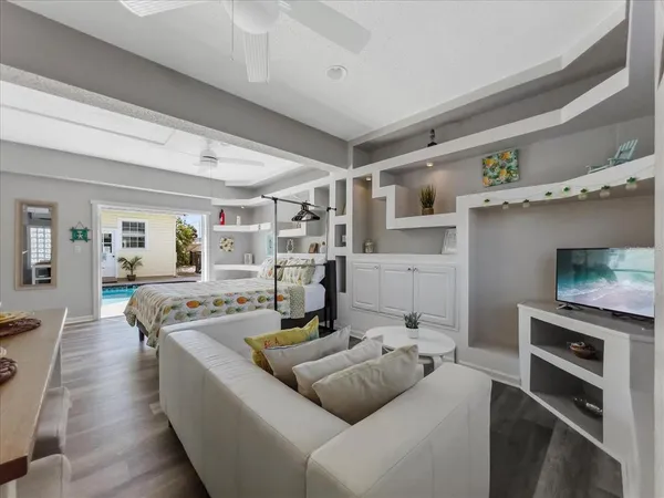 a front view of house with yard