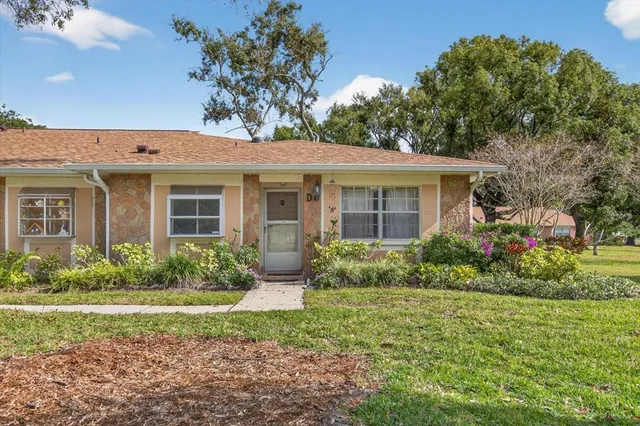 $235,000 | 2211 Lark Circle West, Unit D, Palm Harbor, FL 34684