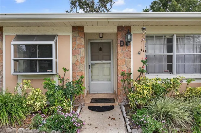 $235,000 | 2211 Lark Circle West, Unit D, Palm Harbor, FL 34684