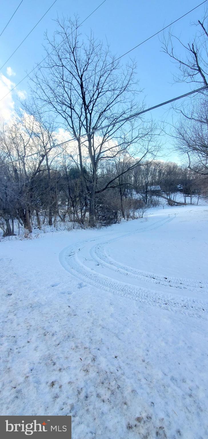 1525 Mt Zion Road Lebanon, PA 17046 - Photo 2 of 5 a view of a yard