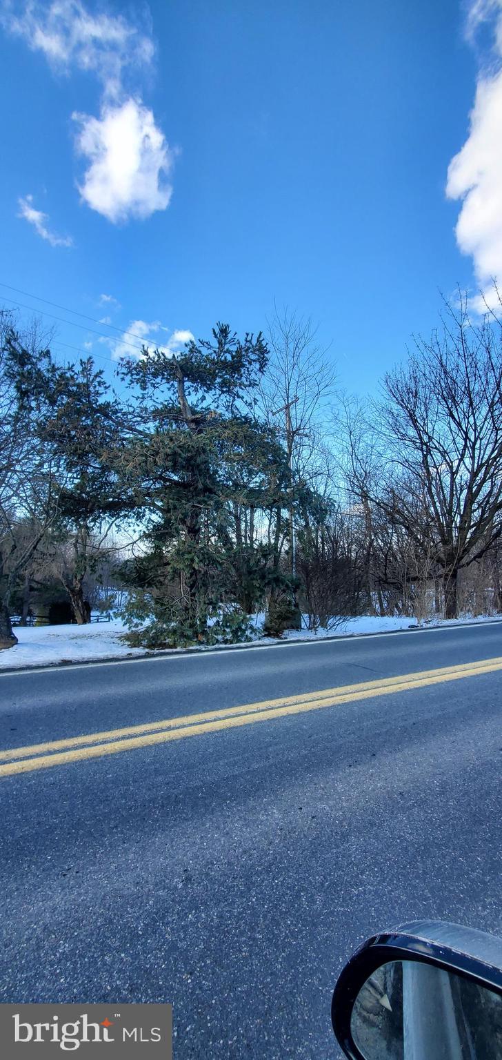 1525 Mt Zion Road Lebanon, PA 17046 - Photo 5 of 8