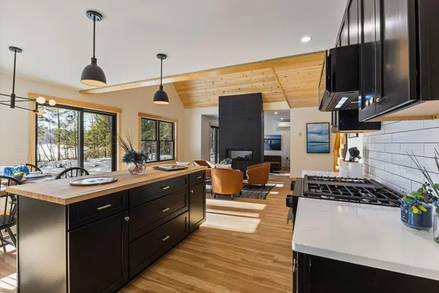 $999,000 | 62 East Point Way, Norway, ME 04268