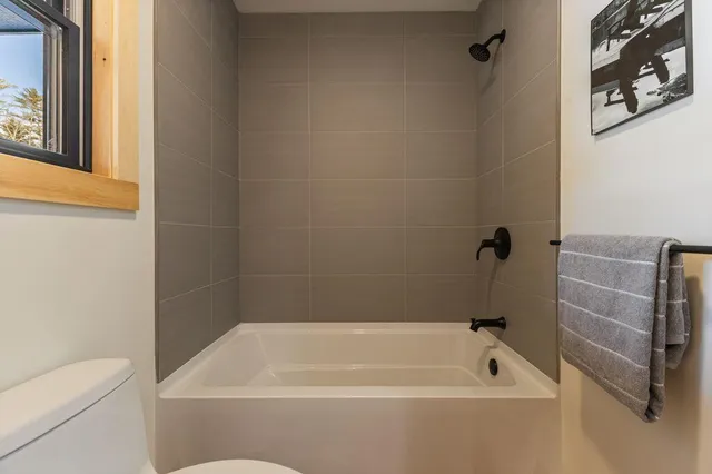 $999,000 | 62 East Point Way, Norway, ME 04268