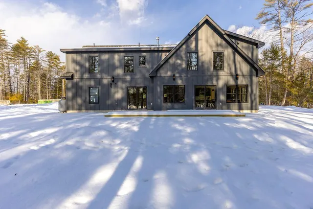 $999,000 | 62 East Point Way, Norway, ME 04268