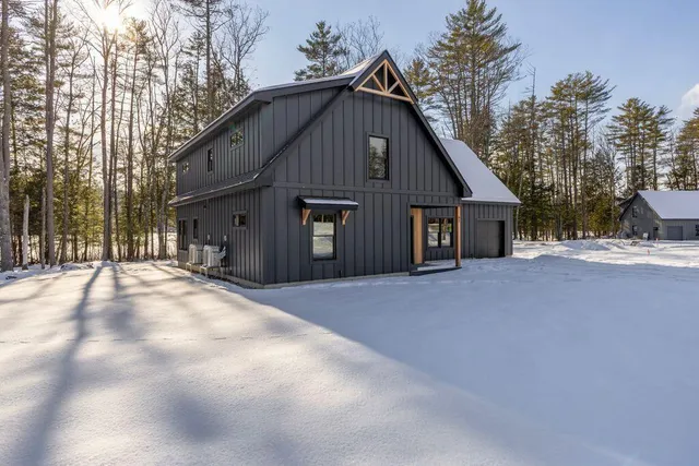 $999,000 | 62 East Point Way, Norway, ME 04268