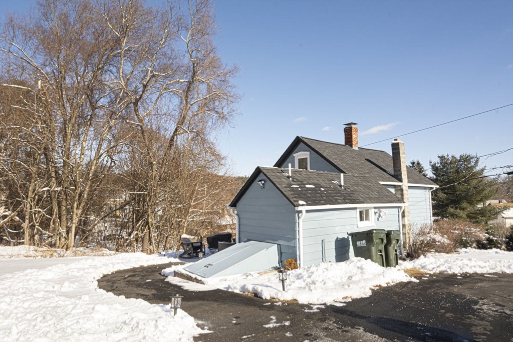 8 Mumford Road Sutton, MA 01590 - Photo 5 of 31