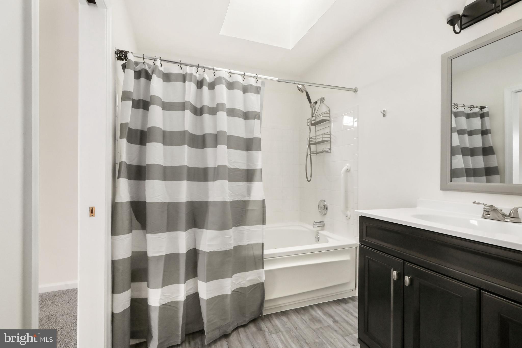704 Palmer Street Riverside, NJ 08075 - Photo 20 of 23 Master with Whirlpool