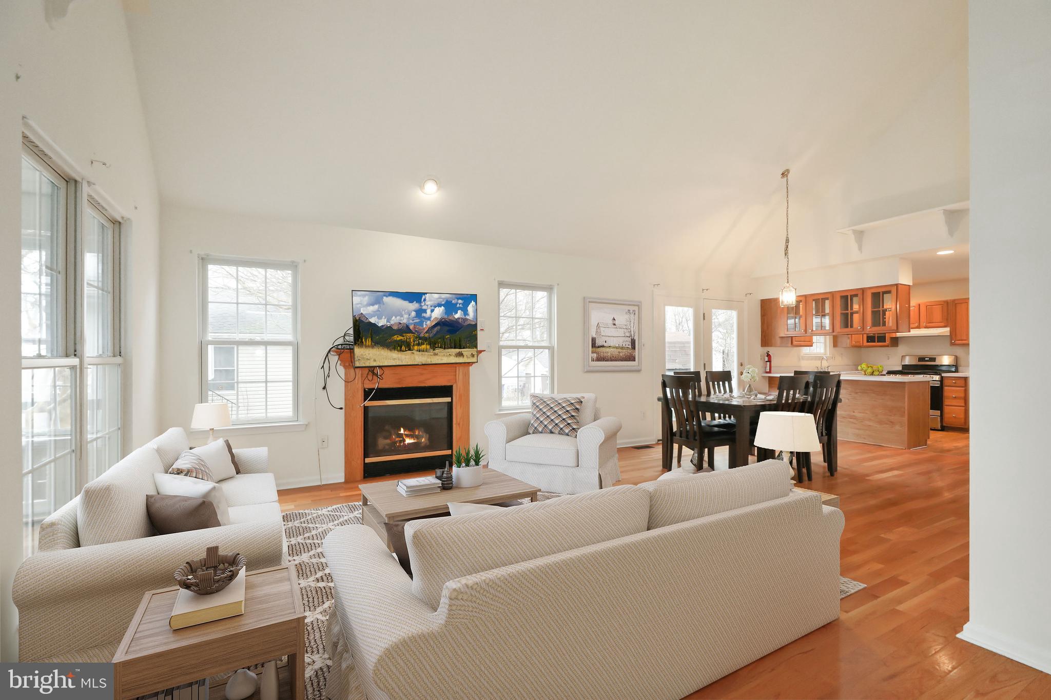 704 Palmer Street Riverside, NJ 08075 - Photo 5 of 23 Staged Living Room