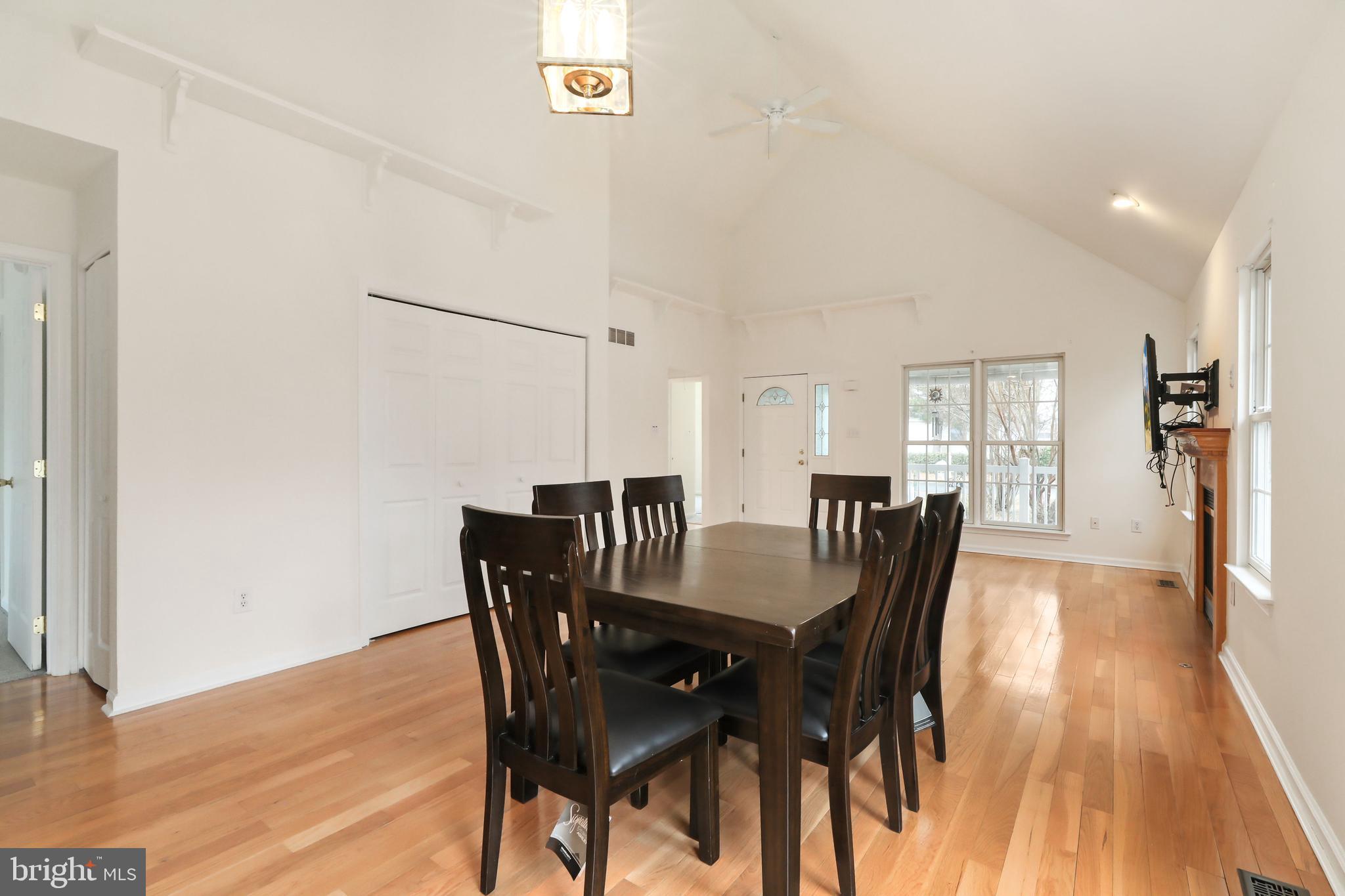 704 Palmer Street Riverside, NJ 08075 - Photo 6 of 23 Dining Room