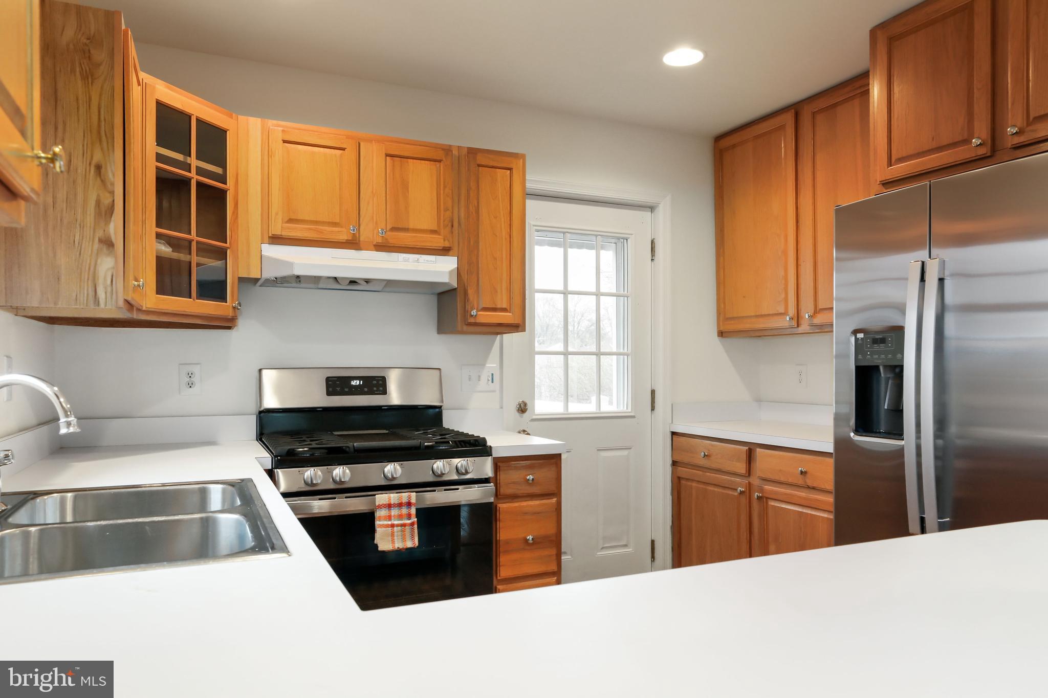 704 Palmer Street Riverside, NJ 08075 - Photo 9 of 23 Kitchen - Oak Cabinets
