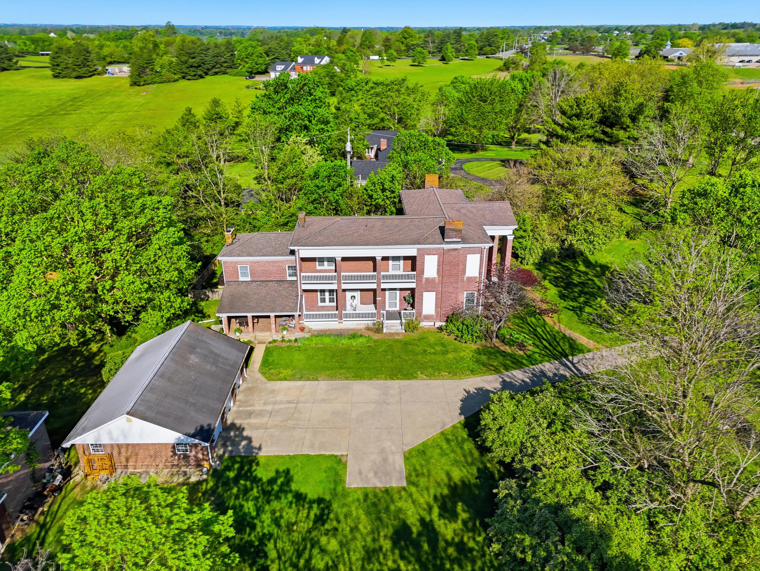 6208 Old Richmond Road Lexington, KY 40515 - Photo 56 of 63 22_dji_fly_20260417_095054_0719_17764341