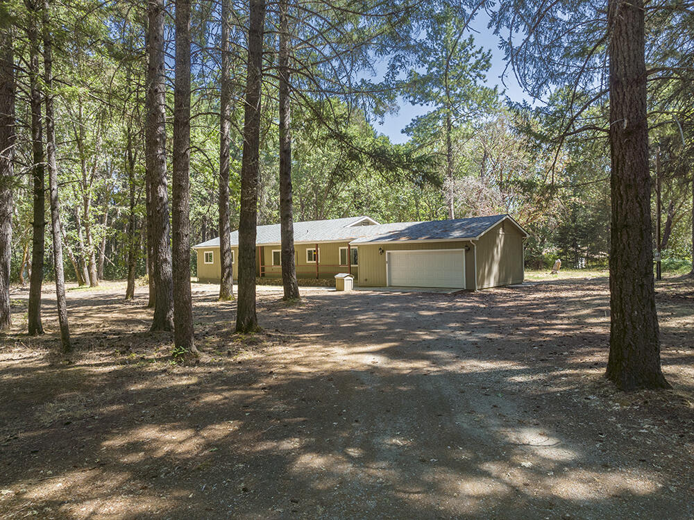 131 Cheney Creek Road Grants Pass, OR 97527 - Photo 29 of 40 2EE31505-5B9E-48FB-895A-5B487681D79B