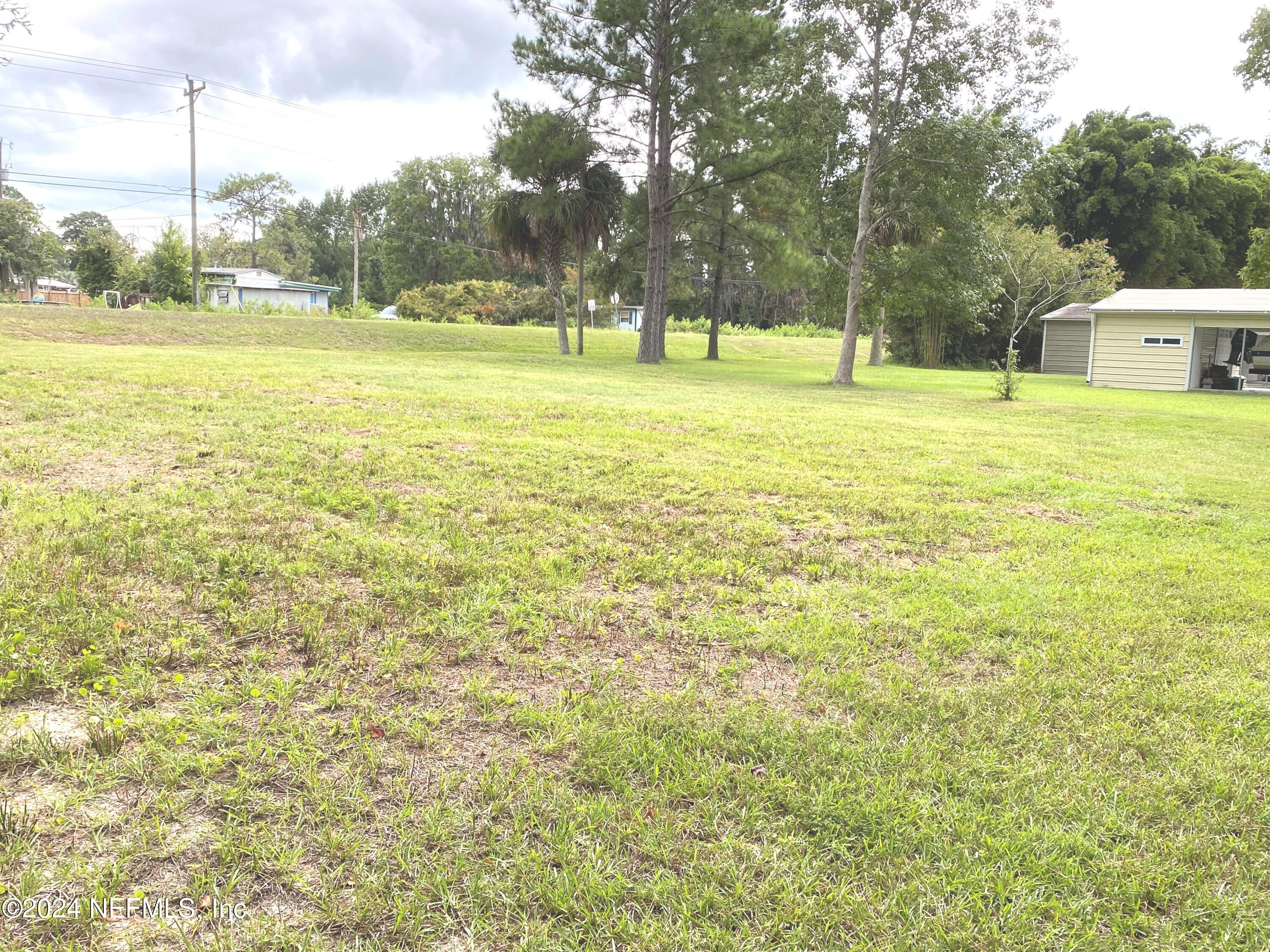 1215 County Road 309 Crescent City, FL 32112 - Photo 5 of 11 corner view