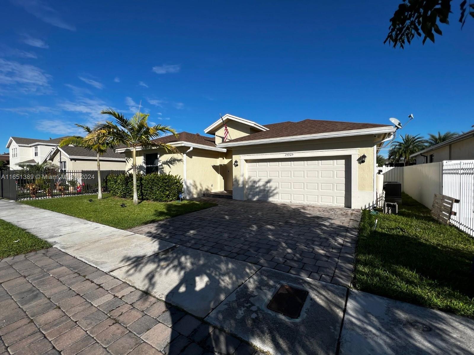 27925 Southwest 133rd Path Homestead, FL 33032 - Photo 4 of 18 Gallery Image 4