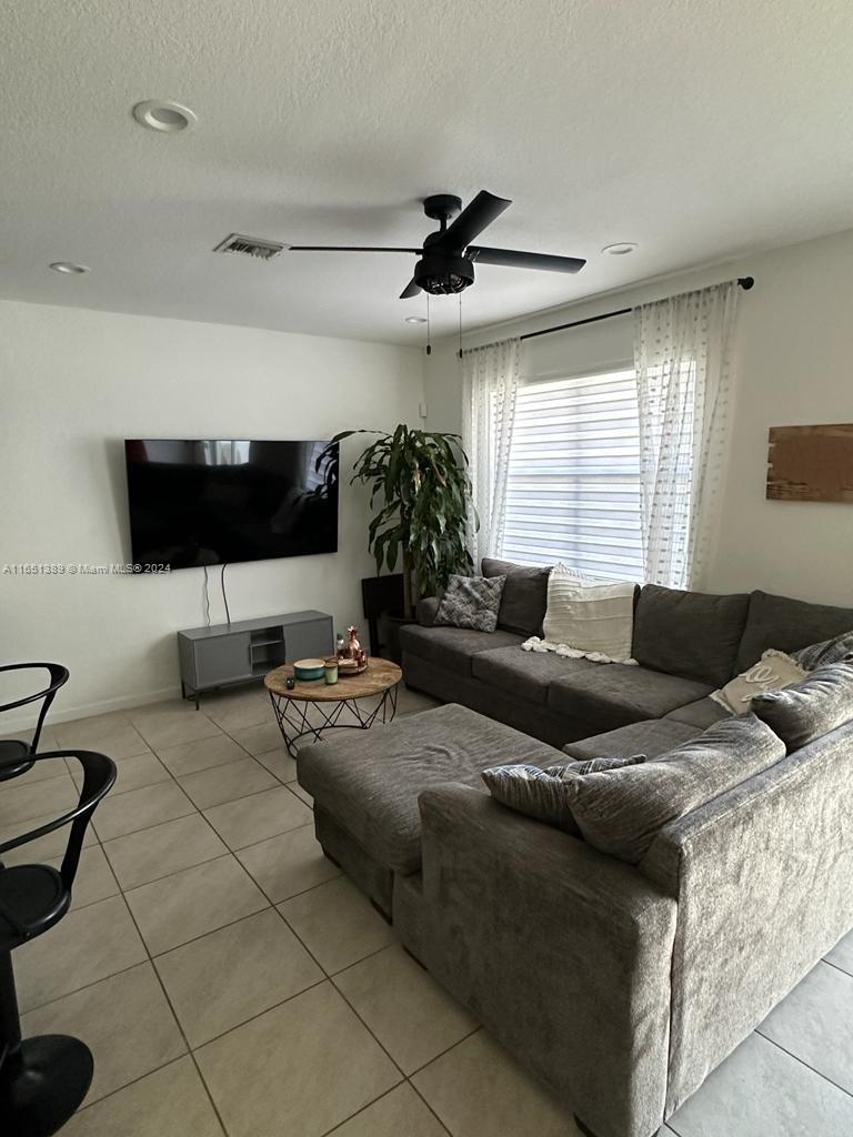 27925 Southwest 133rd Path Homestead, FL 33032 - Photo 5 of 18 Gallery Image 5