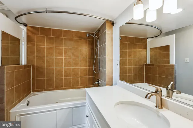 $2,250 | 11801 Rockville Pike, Unit 1113, Rockville, MD 20852