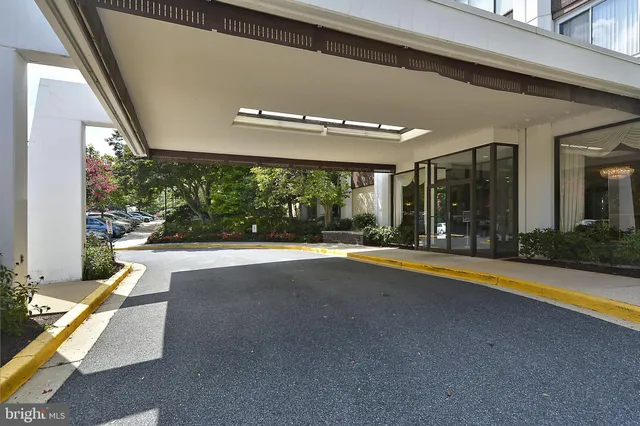 $2,250 | 11801 Rockville Pike, Unit 1113, Rockville, MD 20852