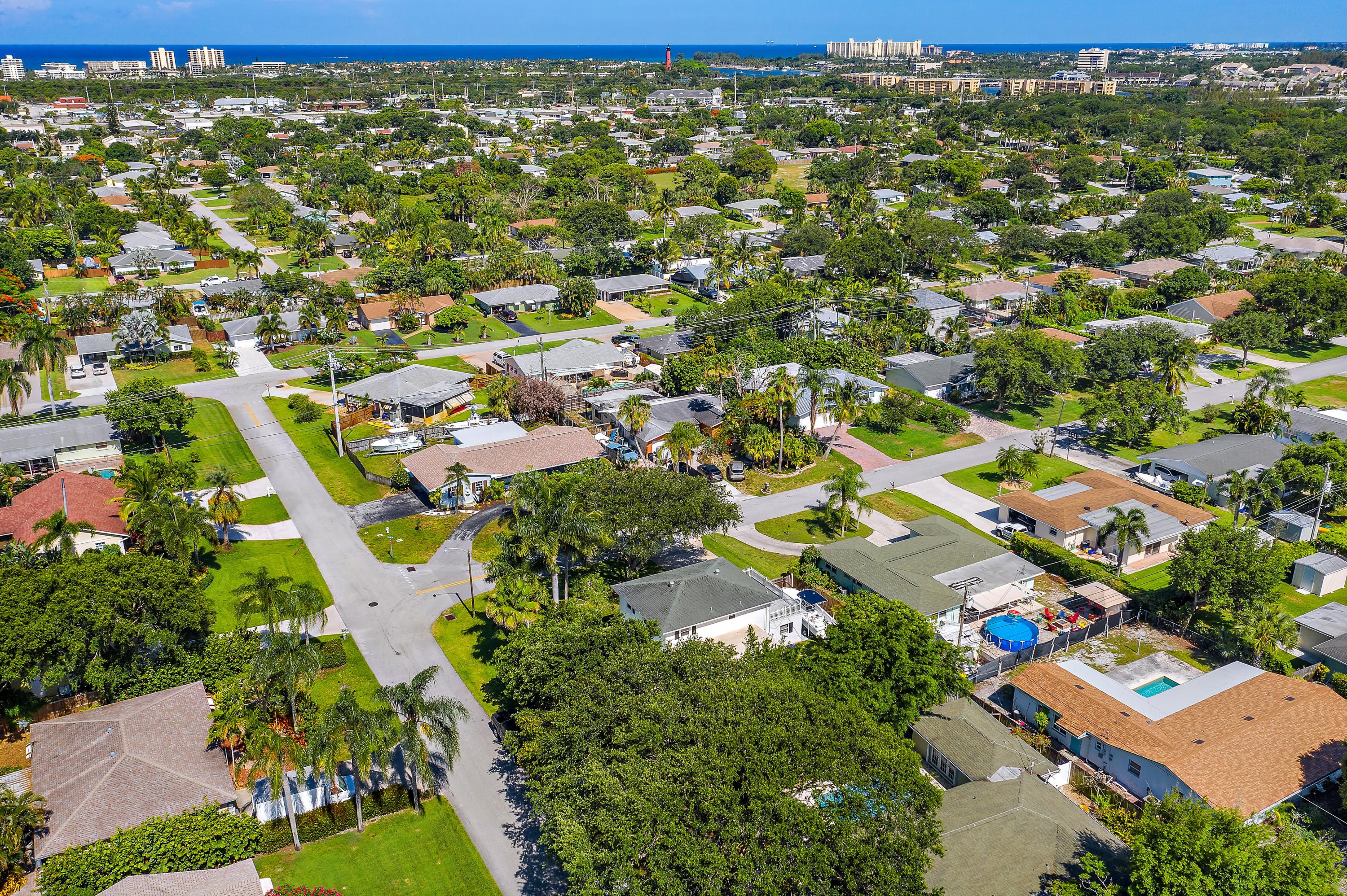 1606 Kingsley Road Jupiter, FL 33469 - Photo 40 of 48 043-1606KingsleyRd-Jupiter-FL-full