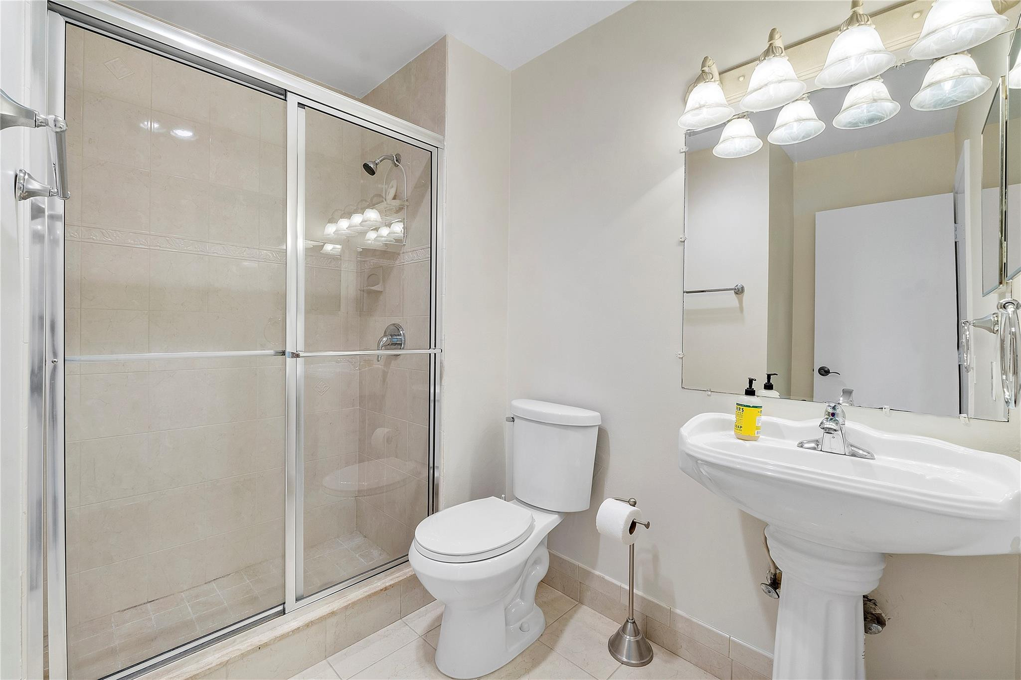 21542 Juego Circle, Unit 27H Boca Raton, FL 33433 - Photo 10 of 12 Photo 10