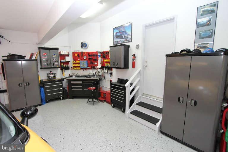 1464 Waterfront Road Reston, VA 20194 - Photo 13 of 30 Garage