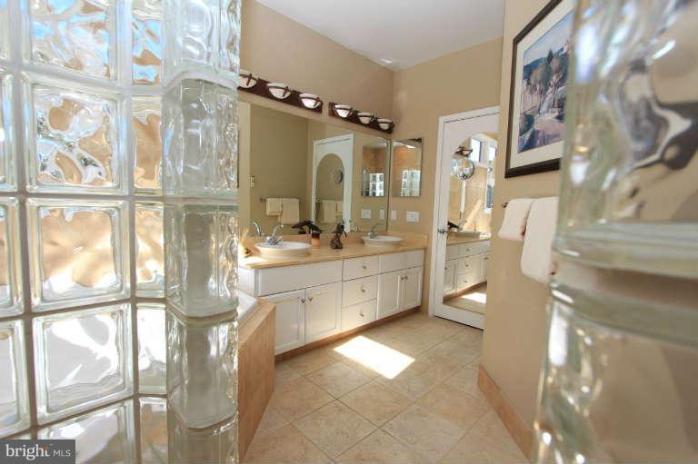 1464 Waterfront Road Reston, VA 20194 - Photo 16 of 30 Newly renovated