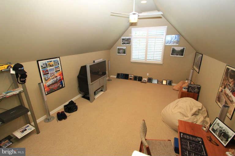 1464 Waterfront Road Reston, VA 20194 - Photo 20 of 30 Architecturally interesting and over-sized