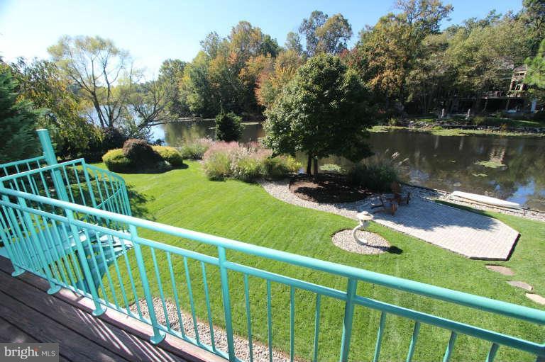 1464 Waterfront Road Reston, VA 20194 - Photo 27 of 30 Patio overlooking Lake Newport