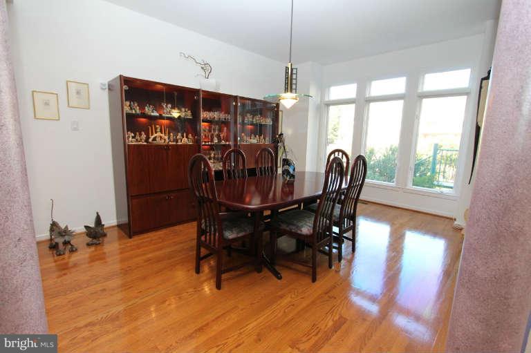 1464 Waterfront Road Reston, VA 20194 - Photo 4 of 30 Dining Room